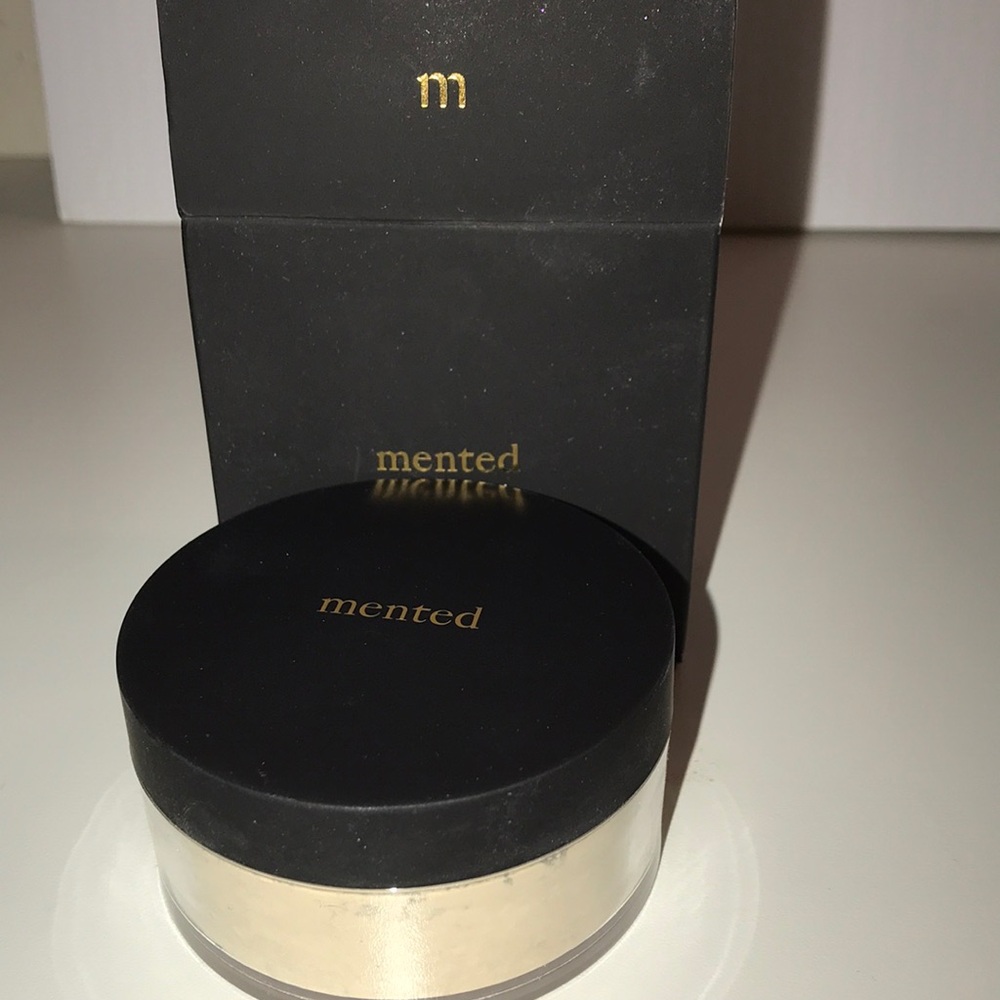 New Mented skin silk loose setting powder- light/tan